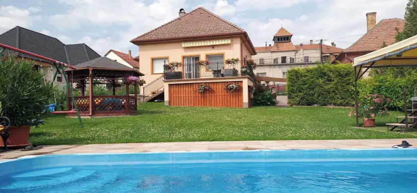 Ferienhaus mit Pool, Whirlpool und Klimaanlage - Image 1