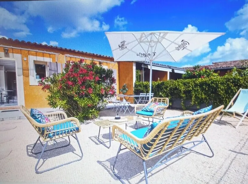 Mazet provençal jardin piscine parking privé fermé - Image 1