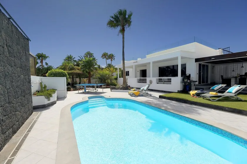 Luxury Puerto Calero Villa Casa Nublo 3 Bedrooms & Private Pool - Image 1