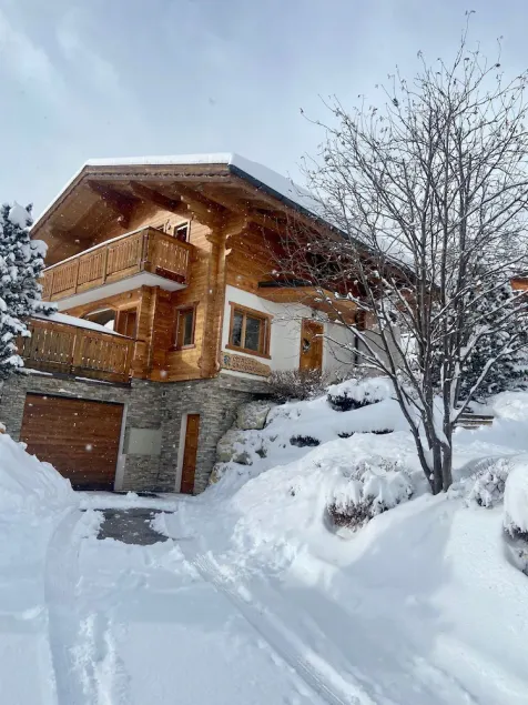 Swiss chalet at 1500m in Anzere ski resort (www.anzere.ch),  sleeps 8 - Image 1