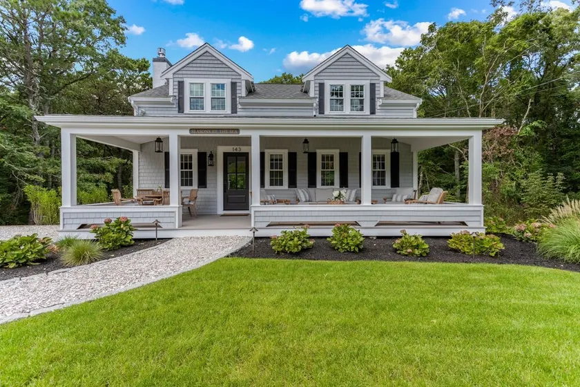 Seasons by the Sea: Fully Renovated  Luxury Cape Cod Home - Image 1