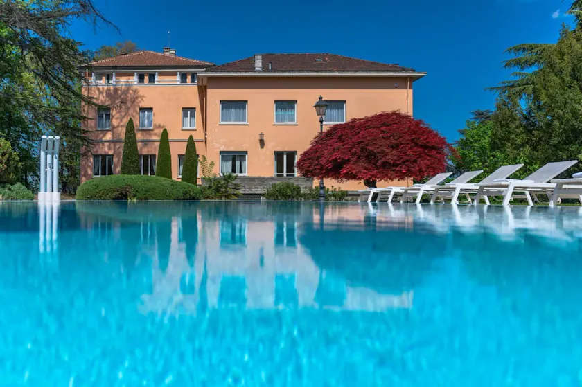 Luxury Hilltop Villa - 30.000 sqm Secular Park - Large Swimming Pool - Image 1