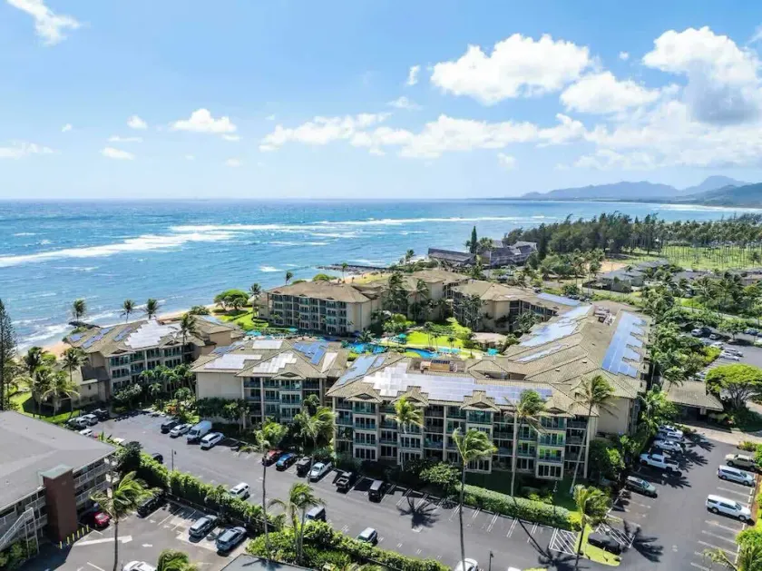 Waipouli Beach Resort D402 - Modern Top Floor Ocean View Suite in Kapaa with AC! - Image 1
