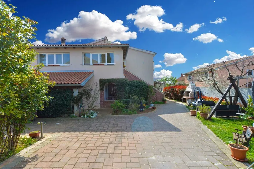 Holiday apartment with air conditioning - Image 1