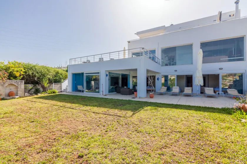 Villa privée \"Villa bleue luxueuse avec piscine et sauna blanc\" avec sauna et salle de sport! - Image 1
