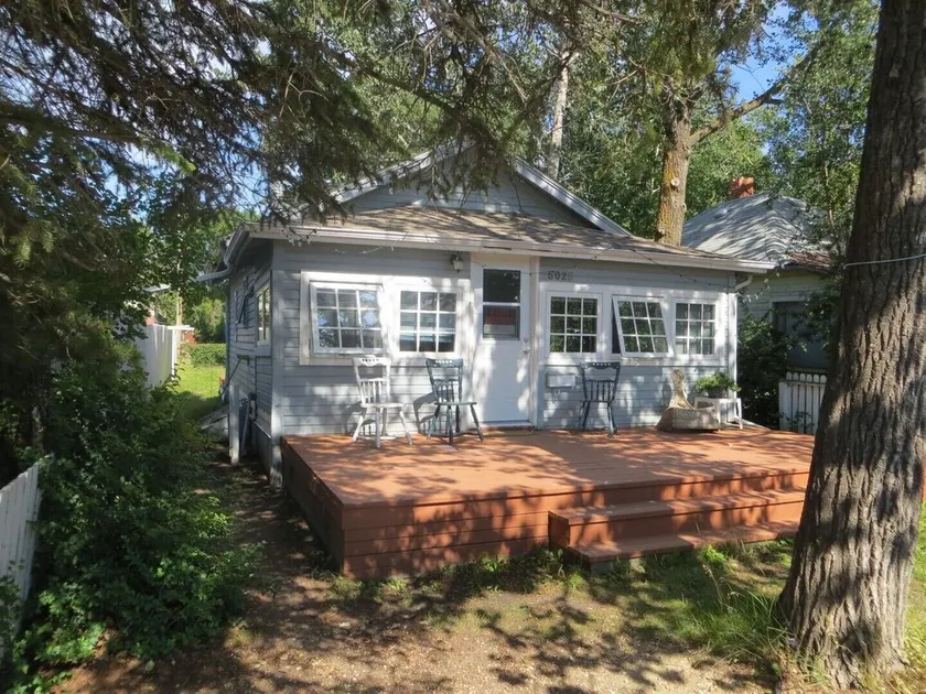 LINDA  GAYE'S HISTORIC  COTTAGE NEAR BEACH & PROMENADE  STAR # O4298 - Image 1