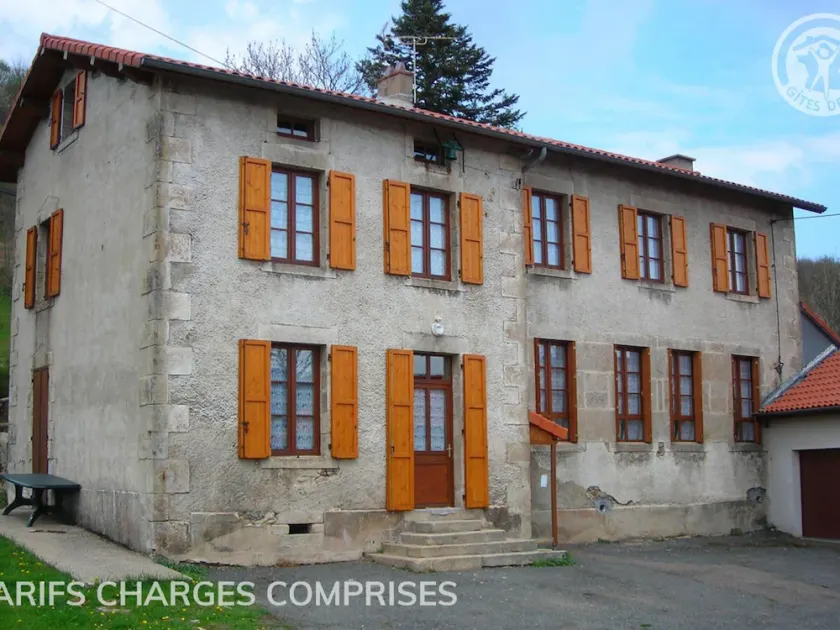 Cozy cottage with garden, pet-friendly, perfect for nature and hiking in Auvergne - Image 1