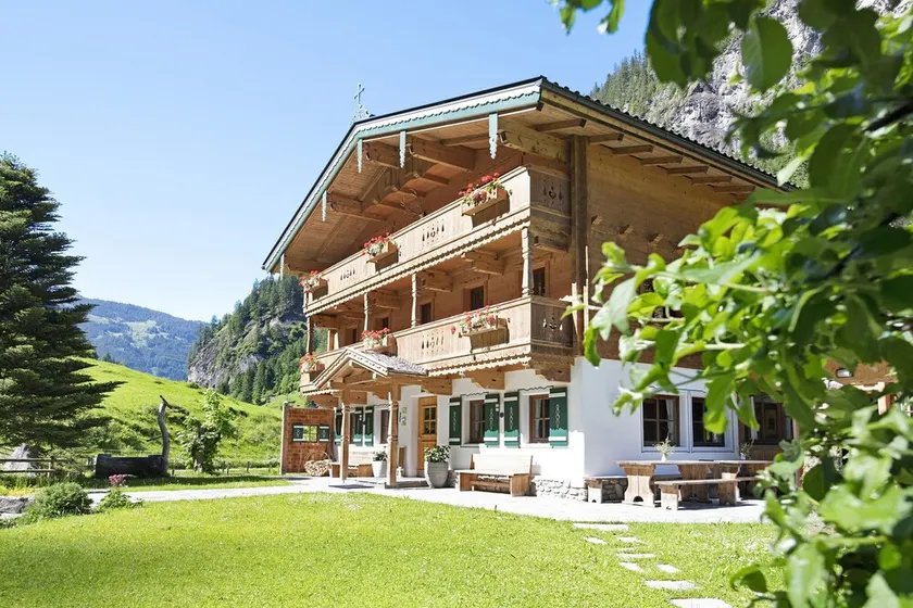 Alpine Chalet Lacknerbrunn 25-30 persons with Mountain View - Image 1