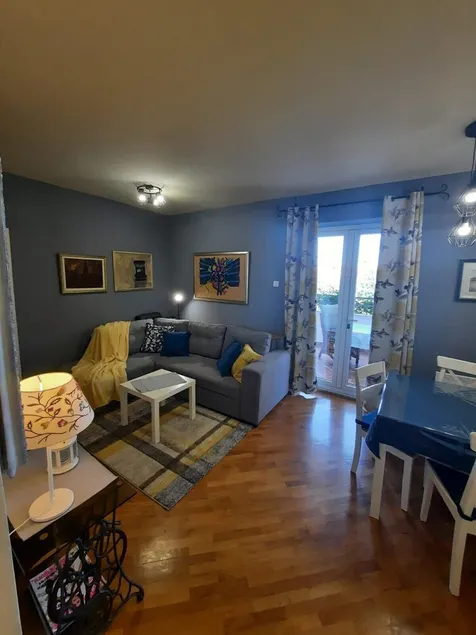 Appartamento Sunny con balcone a Parenzo, Istria - Image 1
