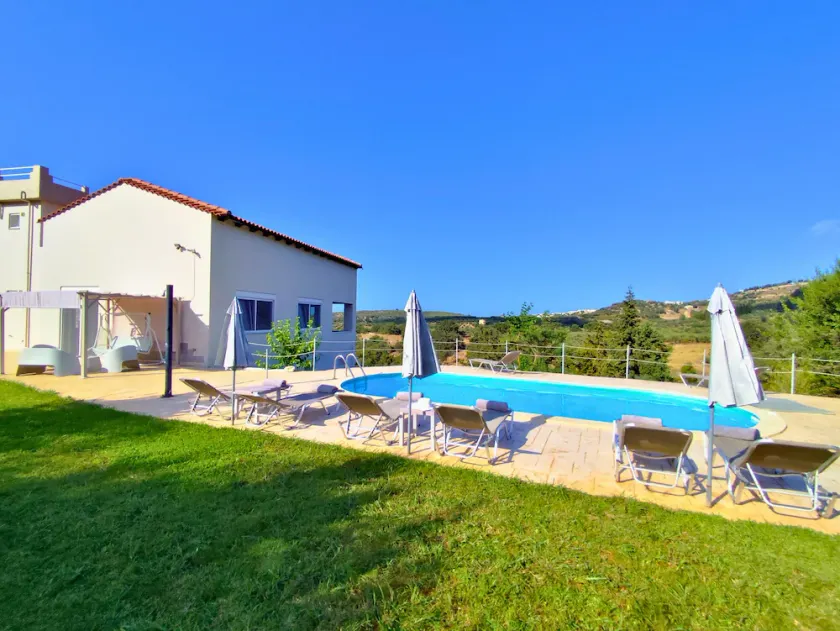 4 min. drive to the beach! Spacious cozy family holiday home - Image 1