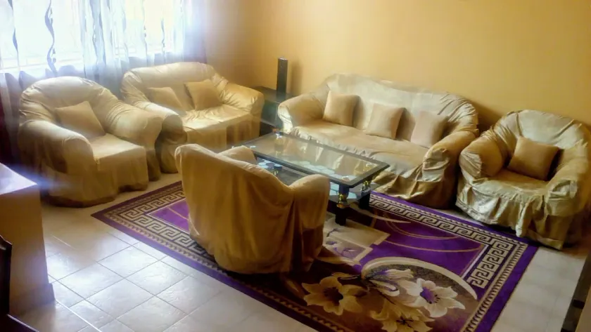 Cozy private room in a shared house - Image 1