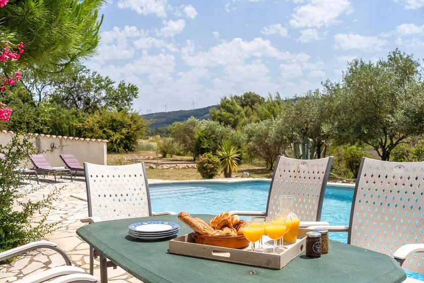 Modern Villa with Heated Pool - Image 1