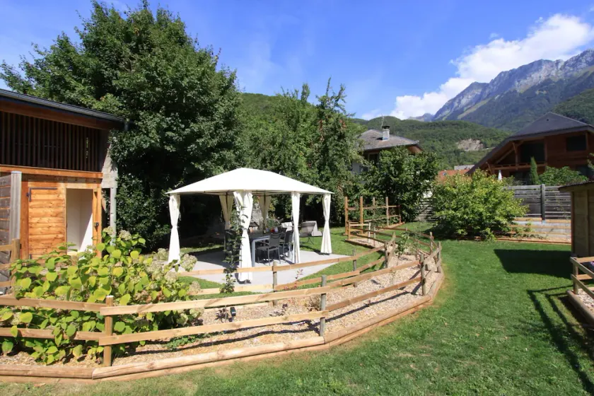ENTRE LACS ET MONTAGNES : L'Arclosan ★★★★ - Vos vacances en Pays de Savoie - Image 1