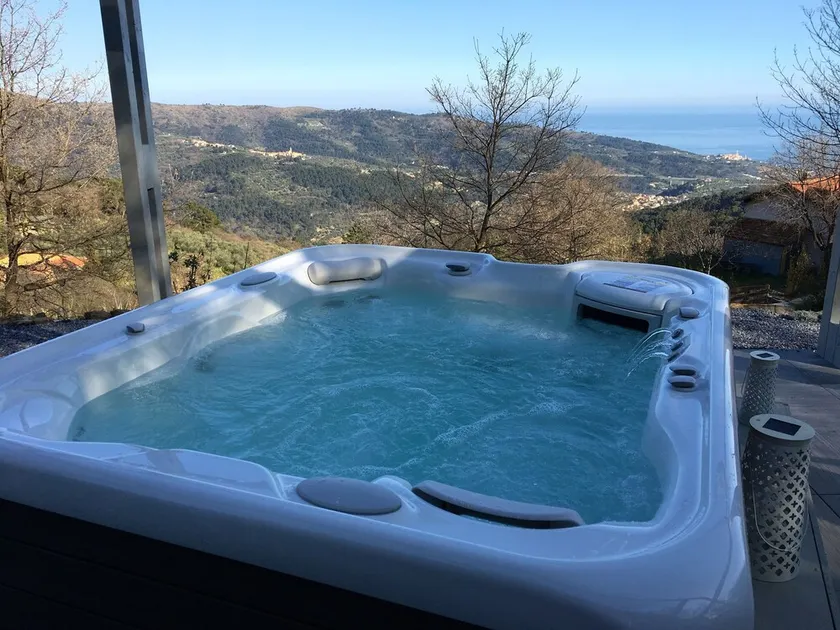 Casa Erbaea, beautiful sea view, swimming pool and whirlpool spa  - Image 1