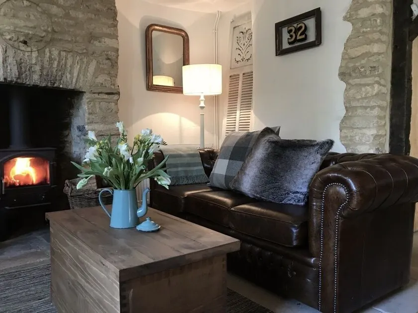 Schönes hundefreundliches 2-Bett-Ferienhaus in Cotswold mit Pub - Image 1