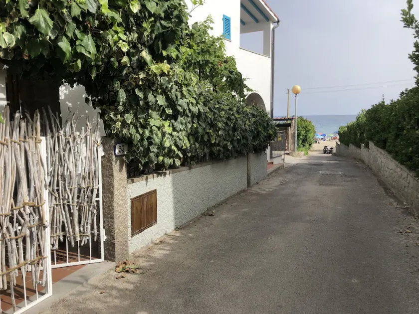 30 mt Dalla Spiaggia - Image 1