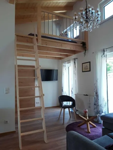 Gemütliche Ferienwohnung für bis zu 4 Personen mit Balkon und Sonnenterrasse - Image 1