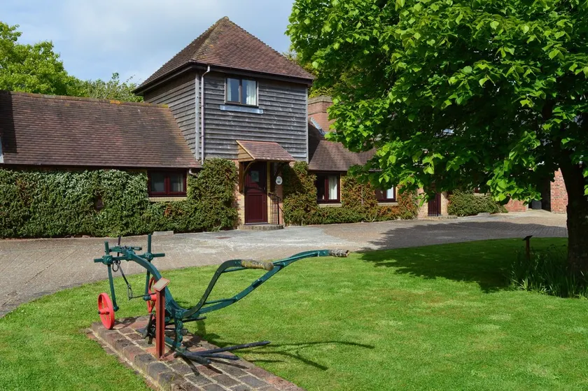 Tranquil, well-equipped Cottage in historic '1066 Country'. - Image 1