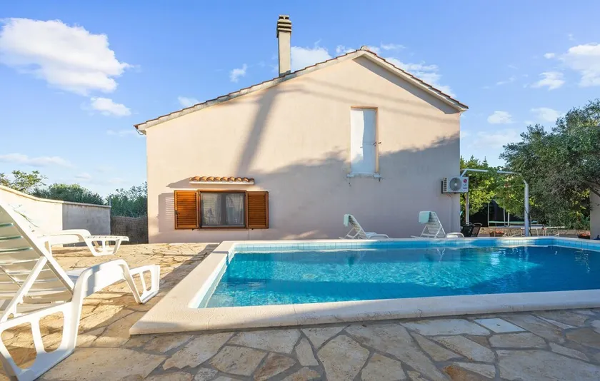 Gorgeous home in Tinj - Image 1