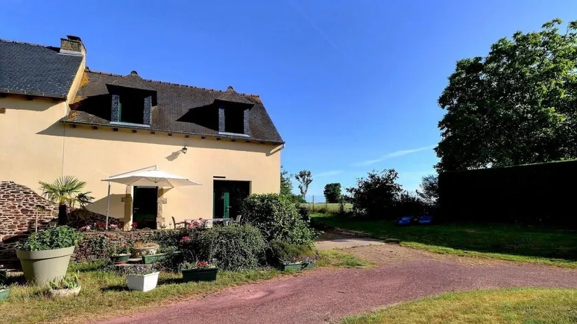 Maison 'Gite Les Deux Pins De Trémel' mit privatem Pool, privater Terrasse und WLAN - Image 1