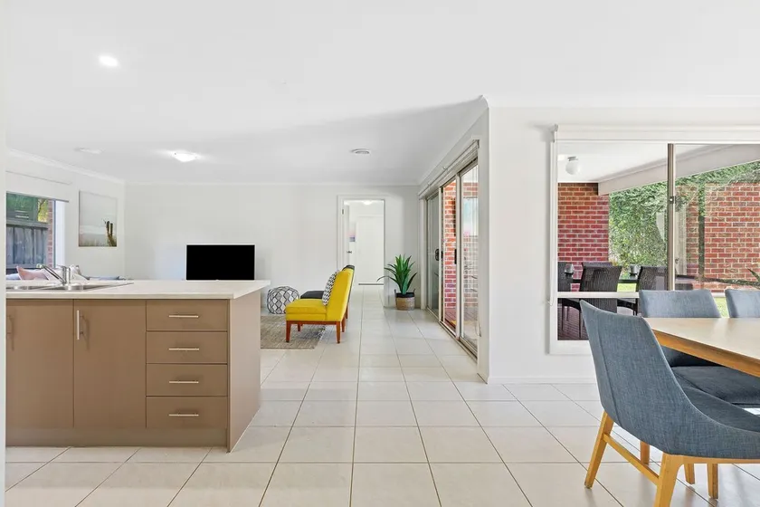 Give your family the holiday they deserve (sleeps 9) - Image 1