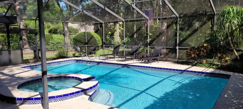 Tropical Oasis with Lanai, Pool and Dock. Sleeps 12 guests - Image 1