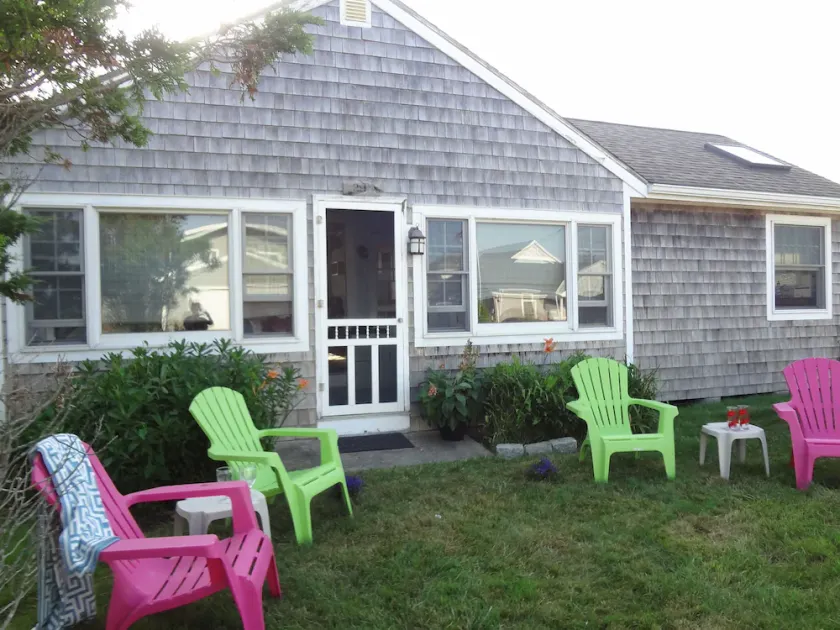 Classic Beach Cottage, Steps to Ocean Break. - Image 1