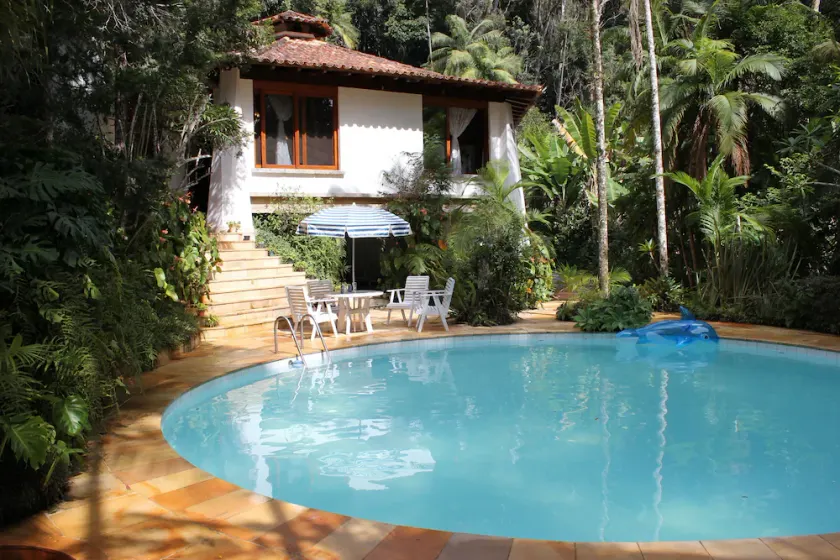 Vacation home in Refugio Teresopolis, surrounded by forest, in an environmental protection area. - Image 1