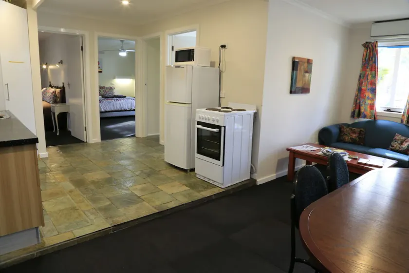 Perkins Place Iris Cottage - Image 1