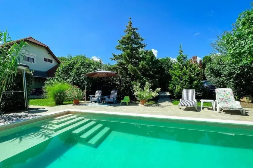 Duplex Family-Sized Apartment With Lake View, Pool & Dining Terrace - Image 1