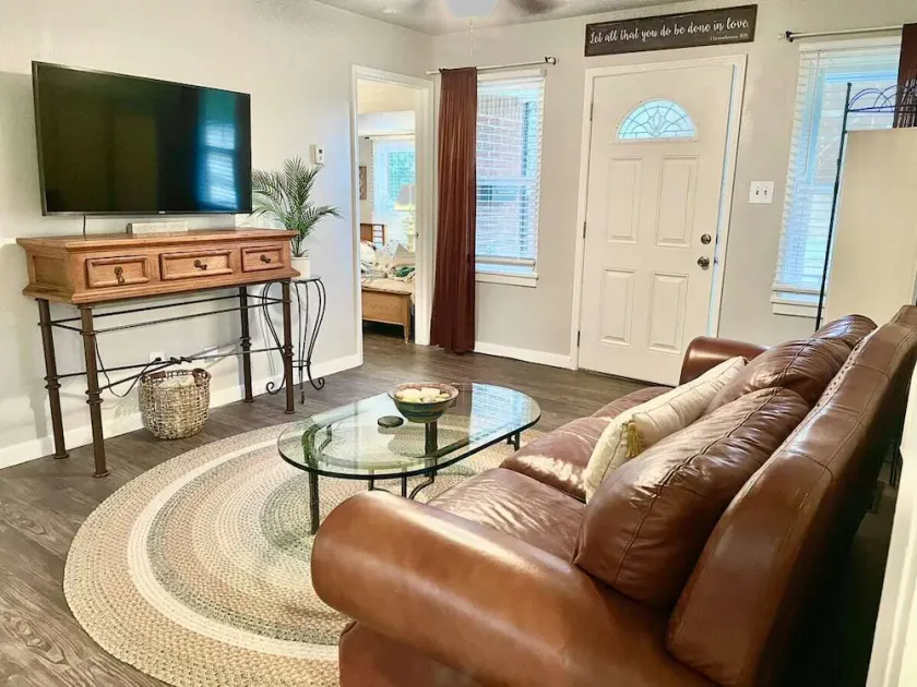 3-bedroom vacation home 12 minutes from Paycom Center - Image 1