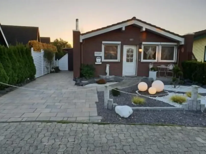 Ebenerdiger Reihenendbungalow mit Gehobener Ausstattung für bis zu 4 Personen - Image 1