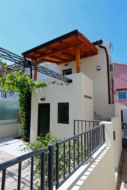 Kate - Charming studio apartment in the old town of Baška (pedestrian zone) - Image 1