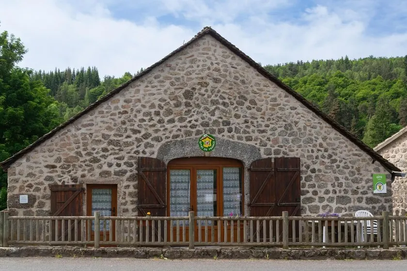 Gîtes de france 6 personnes à pierrefiche - Image 1