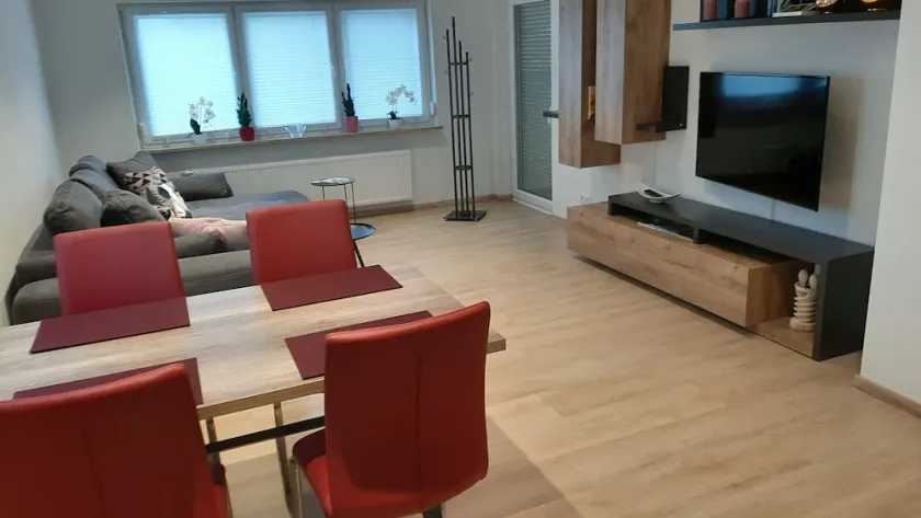 Moderno appartamento di 3 locali recentemente ristrutturato nel cuore della Media Franconia - Image 1
