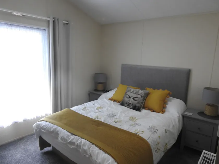 Luxury Lodge on quiet holiday park - Image 1