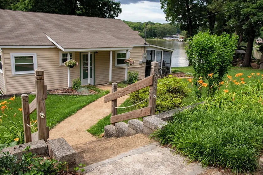 Ahhh, Relax in this Furnished, Clean and Quiet Lake House. Great 5 star reviews. - Image 1