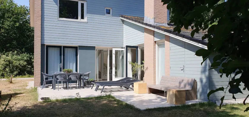 Ruim vakantiehuis voor 4 personen, sauna, 2 badkamers vlakbij het strand.  - Image 1