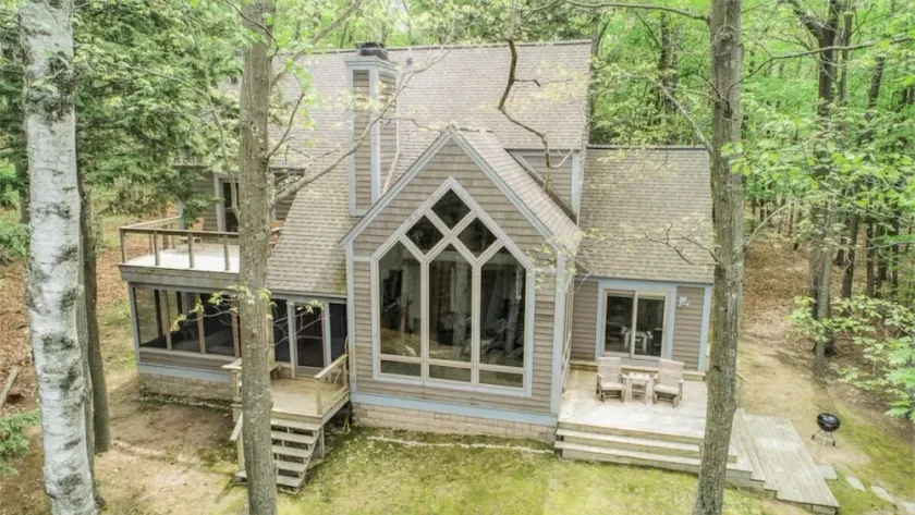 Secluded Beach-house on Lake Michigan - Image 1