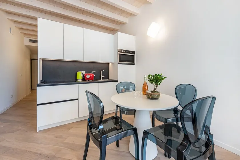 Apartamento 'Flat 3' com vista para o lago, Wi-Fi e ar condicionado - Image 1