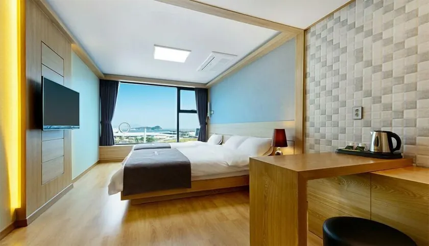 Paulownia Hostel & Guest House - Image 1