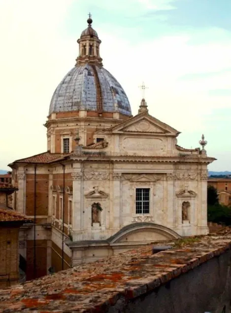 Period residence located in the heart of Siena - Image 1