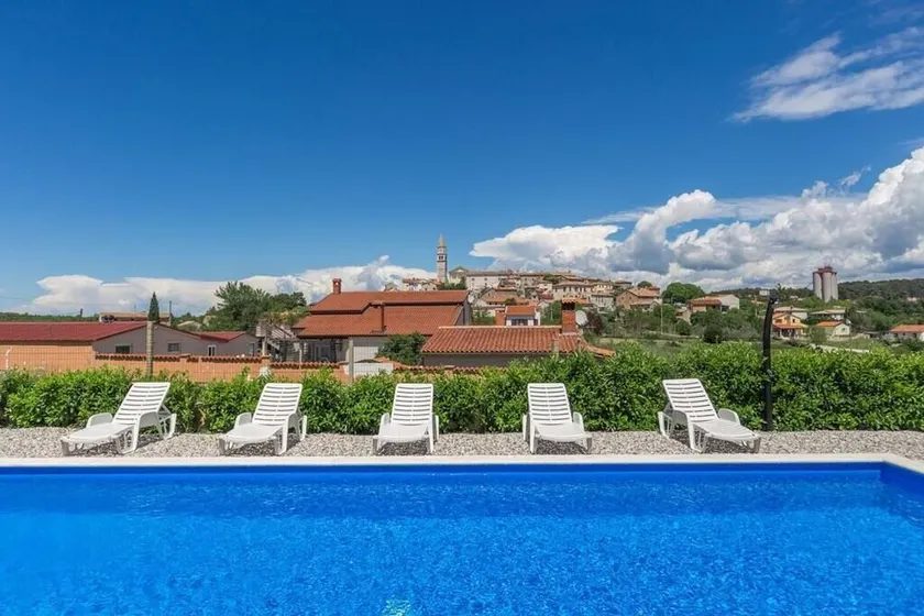 Ferienhaus mit Pool in Višnjan - Image 1