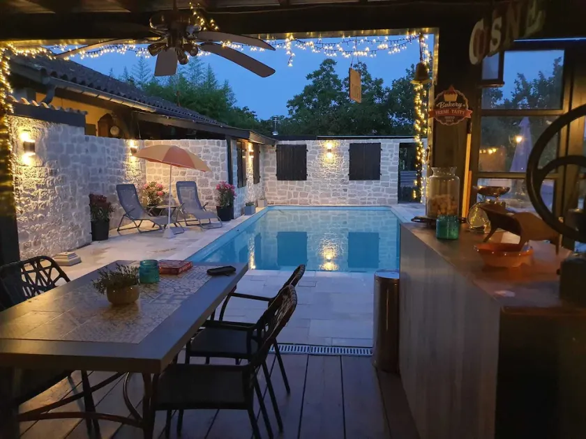 Casa vacanze con piscina per 4-5 persone in una posizione tranquilla - Image 1