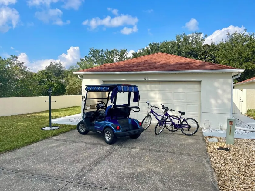 Best location, dog friendly, and gas golf cart included! - Image 1
