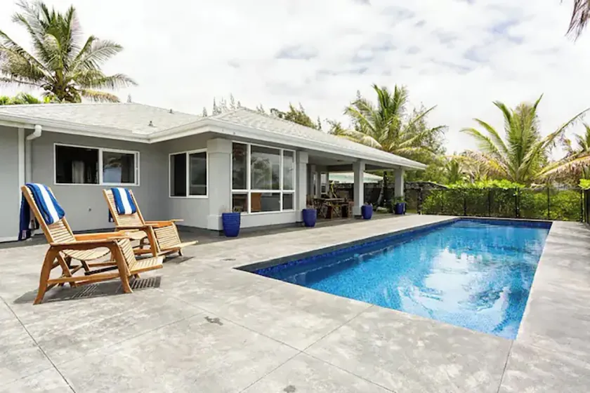 Two homes on the ocean with a private saltwater pool. - Image 1