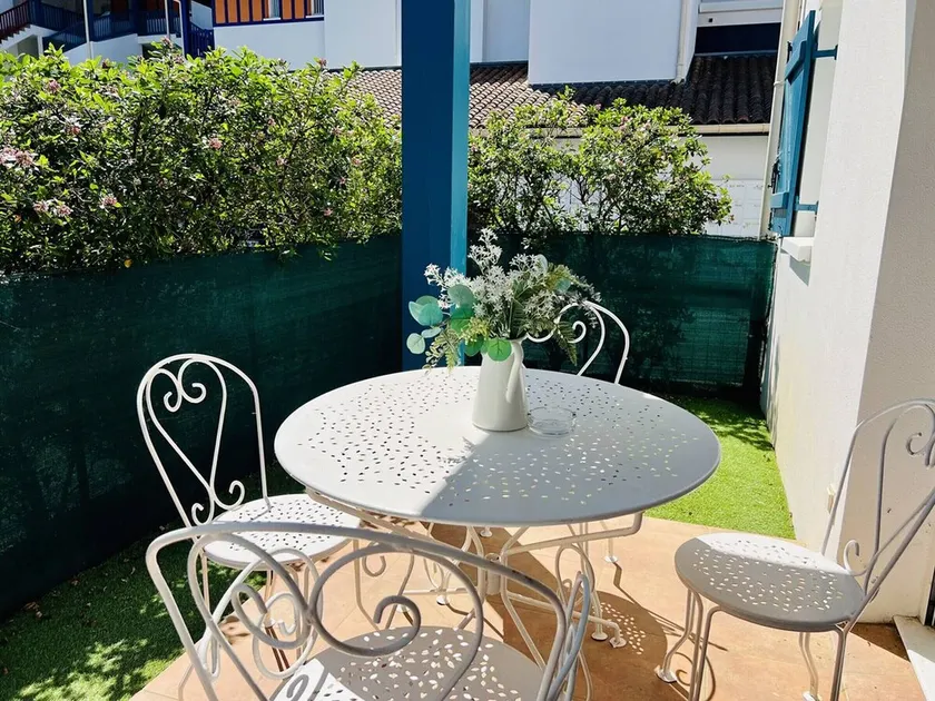 T1 bis confortable avec terrasse et parking à Cambo-les-Bains - Image 1