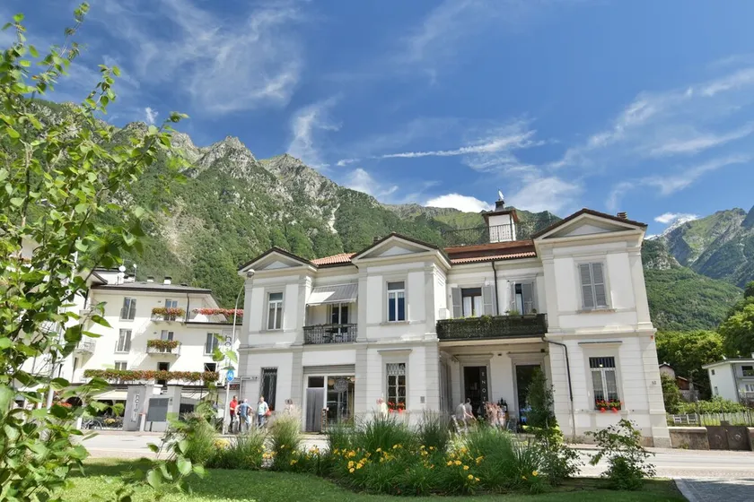 Design-Wohnung in einem alten Gebäude im Zentrum von Chiavenna - Image 1