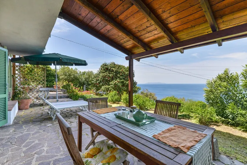 Ferienwohnung \"Il Girasole\" mit Meerblick, privater Terrasse und WLAN - Image 1