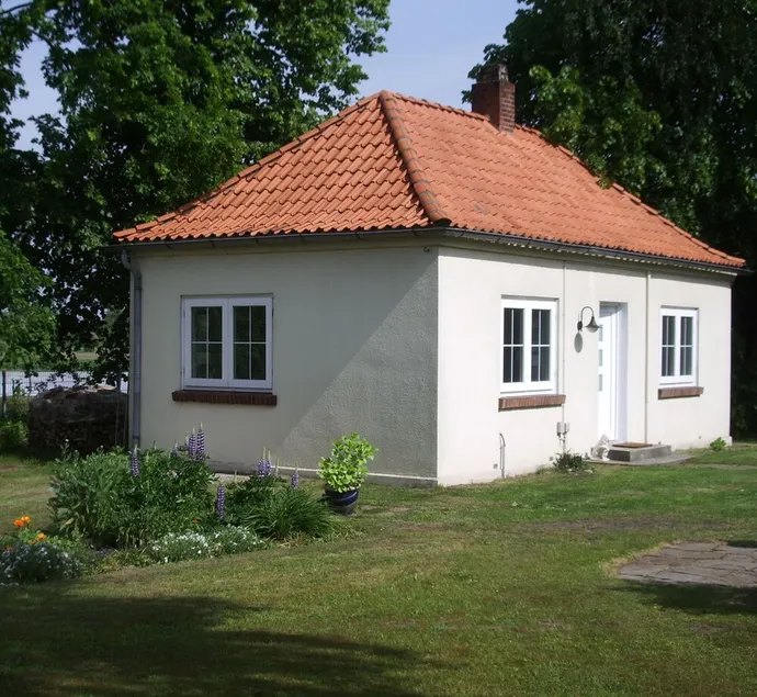 Wir vermieten unser gemütliches Gartenhäuschen im Domflecken Bardowick - Image 1
